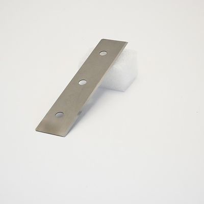 Kundenspezifische Hartmetall-Wolframkarbid-Legierung Drei-Loch-Chemiefaser-Schneidklinge für industrielle Schneidemaschinen